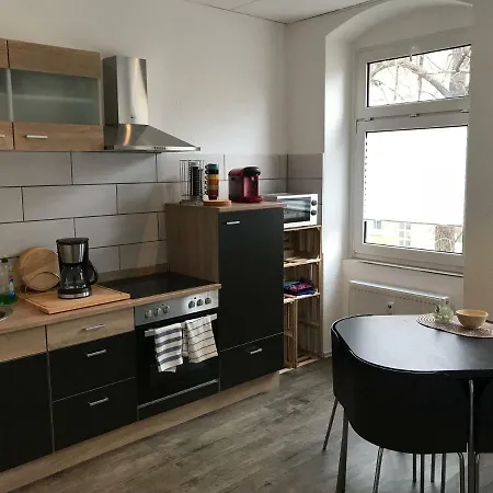 Liebknechtstrasse 44 *